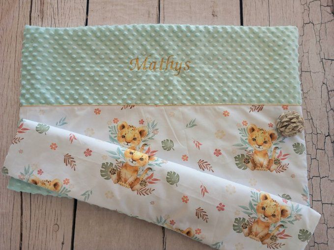 Couverture personnalisée lion fleur / minky vert
