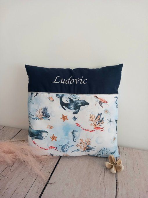 Coussin avec housse personnalisée baleines / uni bleu marine