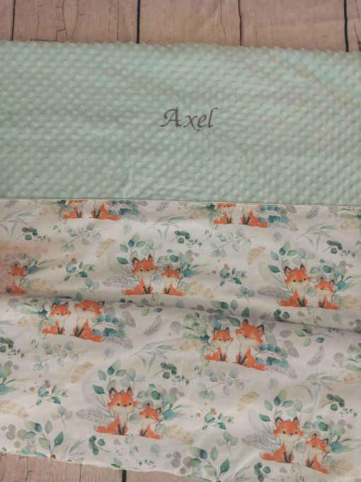 Couverture personnalisée bébé renards eucalyptus / minky vert / argenté