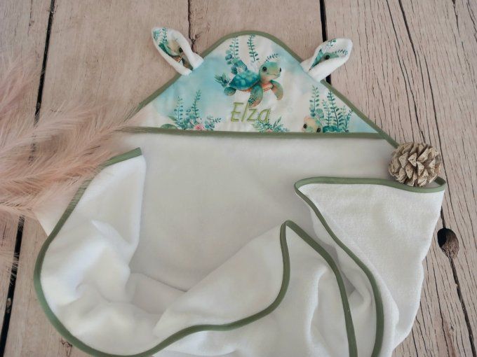 Cape de bain tortue / micro-éponge bambou blanche / liseré vert