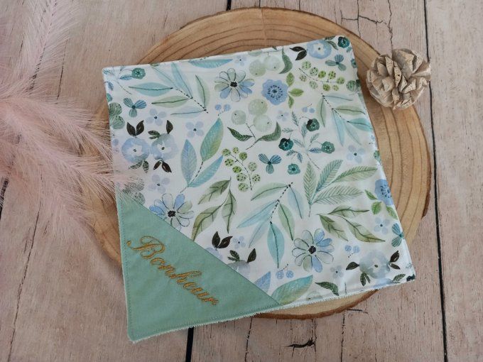 Serviette de table 30 x 30 cm fleurs bleues / uni vert clair / broderie dorée