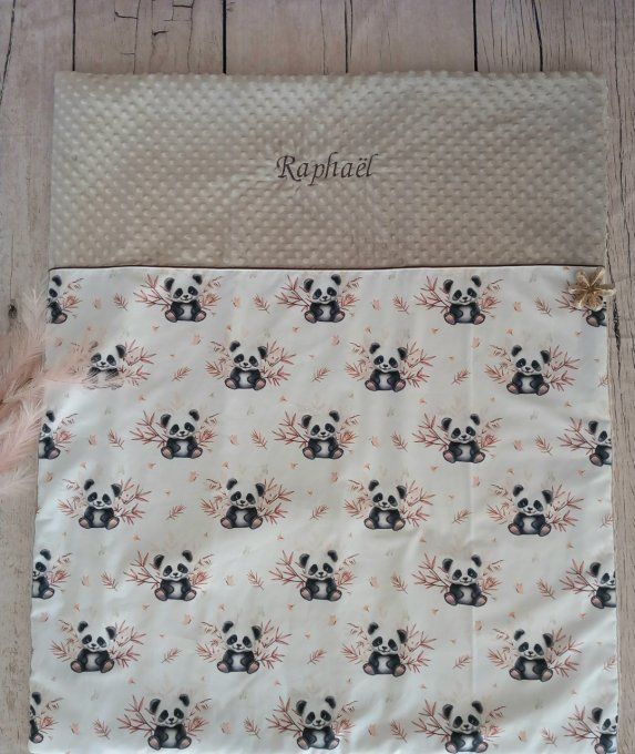 Couverture personnalisée bébé panda / minky taupe