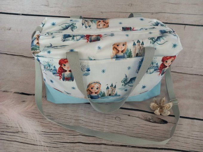 Sac à langer princesses / tissu uni bleu clair