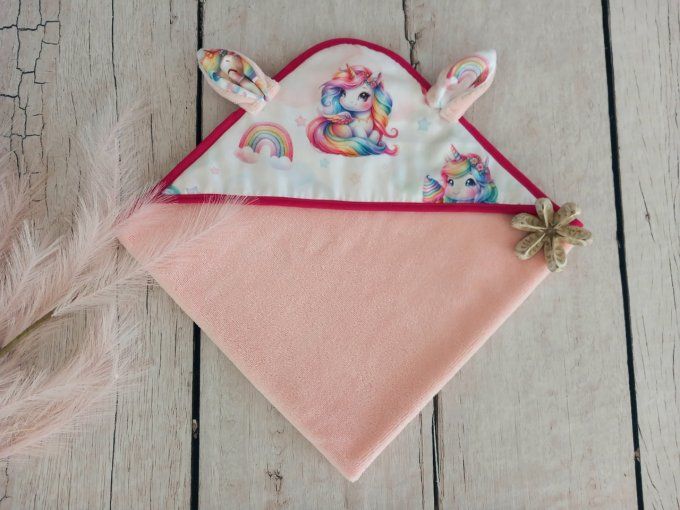 Cape de bain licorne / micro-éponge rose / liseré rose foncé