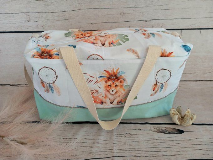 Sac à langer lion boho / tissu uni vert clair