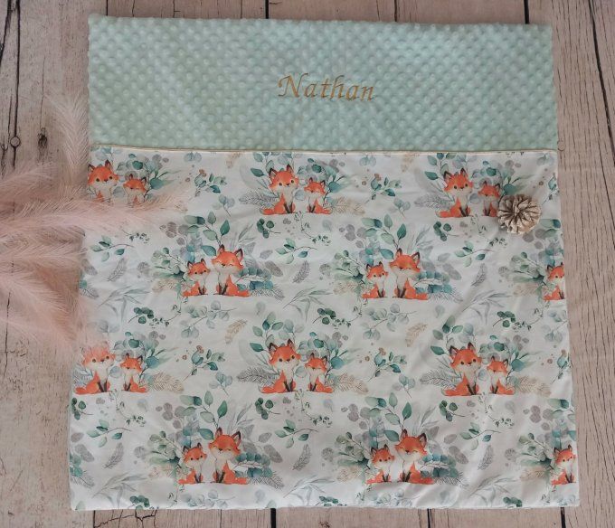 Couverture personnalisée bébé renards eucalyptus / minky vert / doré