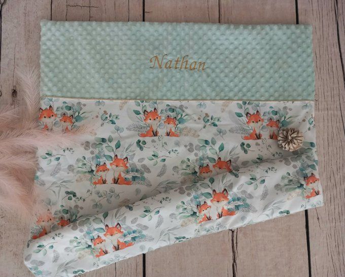 Couverture personnalisée bébé renards eucalyptus / minky vert / doré