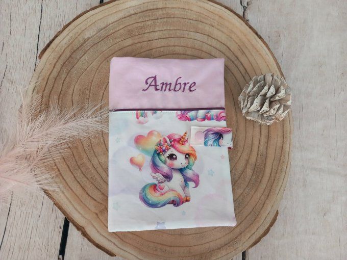 Protège carnet de santé licorne / uni rose clair / prénom violet