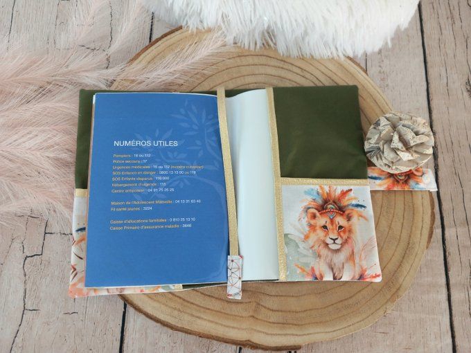 Protège carnet de santé lion boho / uni kaki