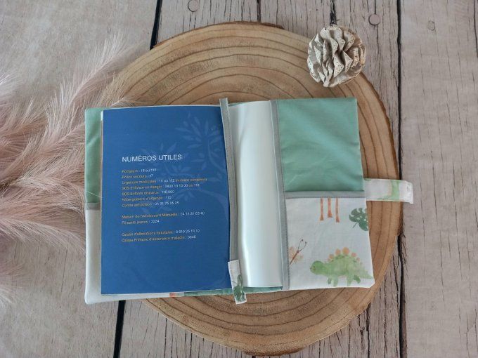 Protège carnet de santé dino vert / uni vert clair