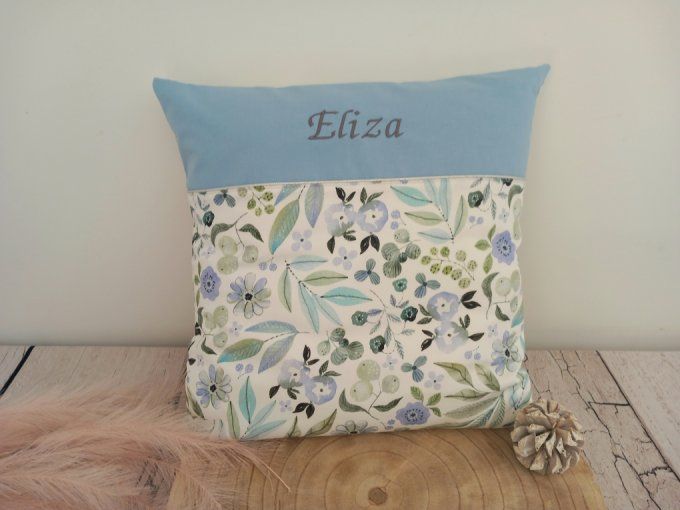 Coussin et housse personnalisée 40 x 40 cm fleurs bleues / uni bleu clair