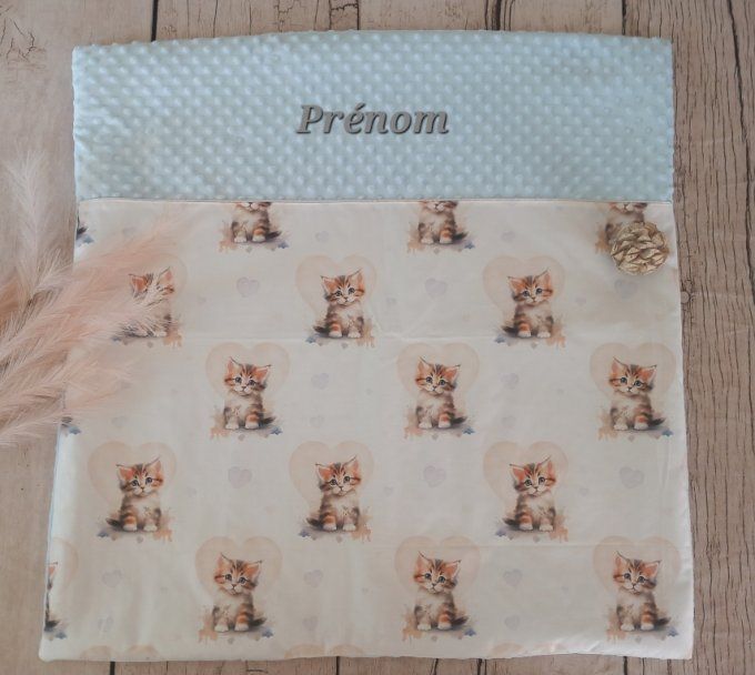 Couverture personnalisée bébé chat / minky bleu clair