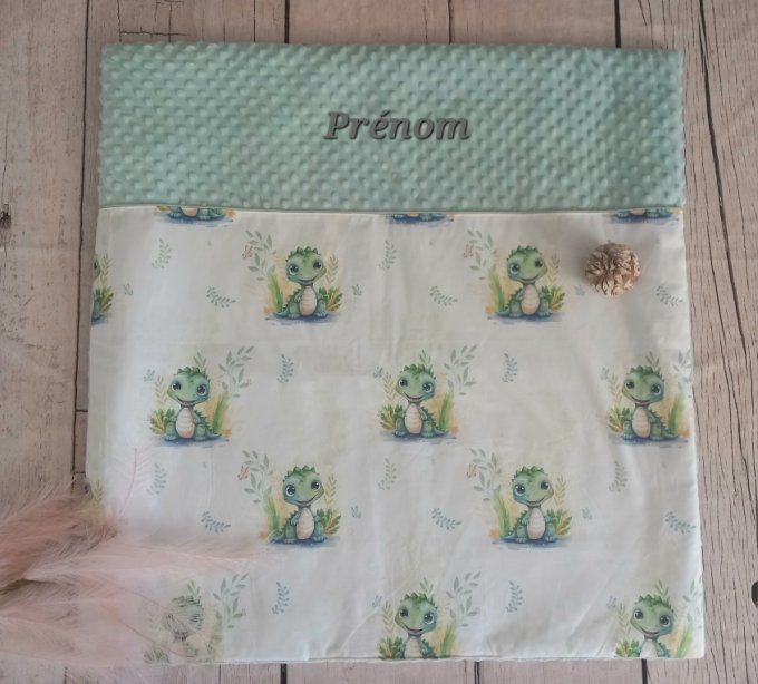Couverture personnalisée bébé crocodile / minky vert clair