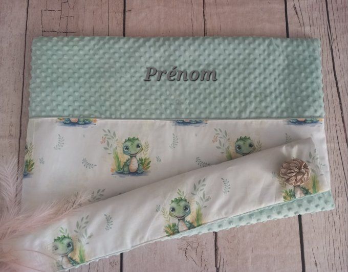 Couverture personnalisée bébé crocodile / minky vert clair