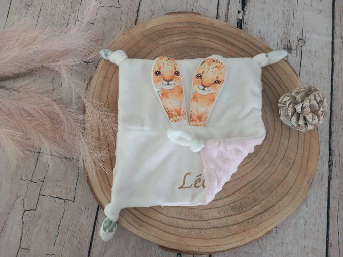 Doudou lapin lion fleur / minky rose