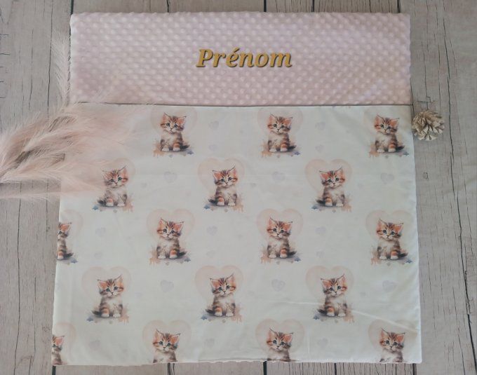 Couverture personnalisée bébé chat / minky rose clair