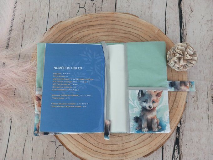 Protège carnet de santé loup / uni vert clair