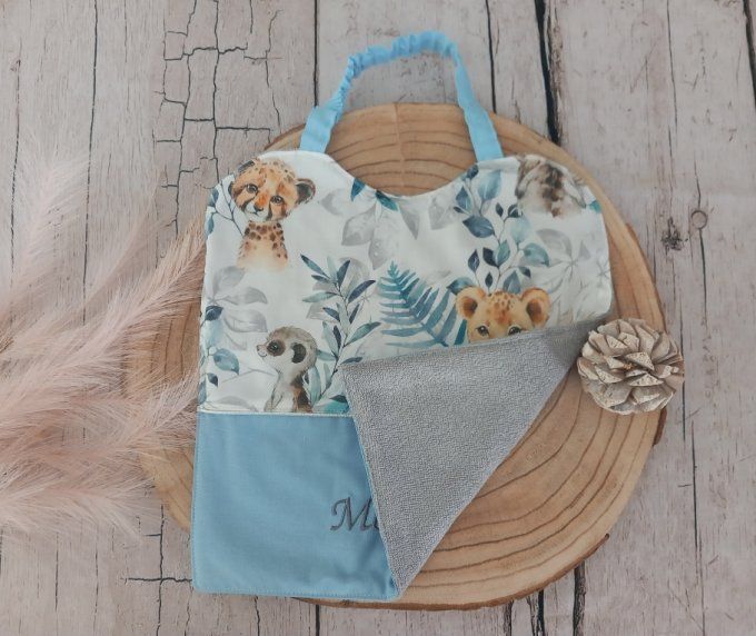 Grand bavoir élastique prénom animaux bleus / uni bleu clair