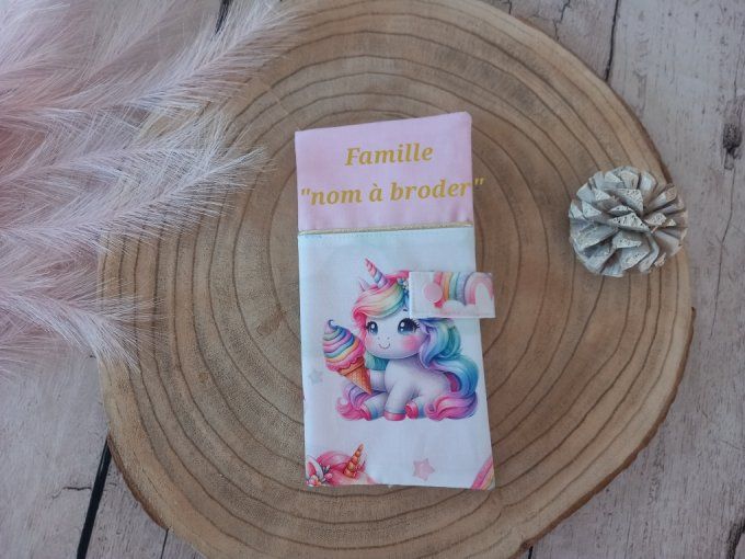 Protège livret de famille licorne / uni rose clair / broderie dorée