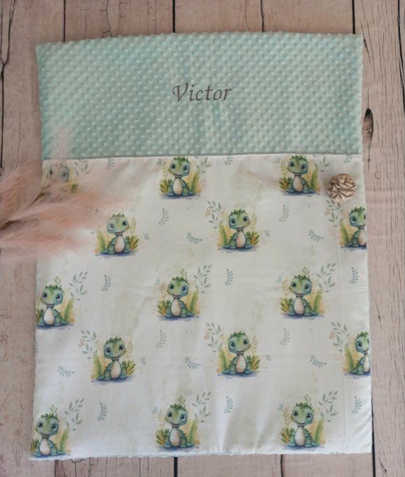 Couverture personnalisée bébé crocodile / minky vert clair