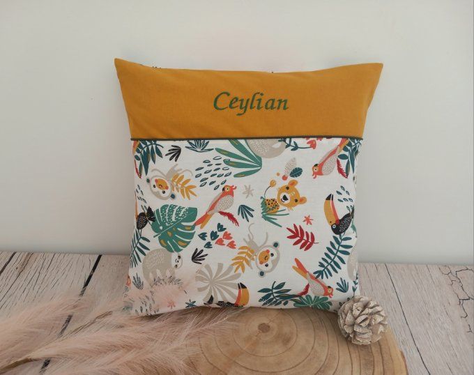 Coussin et housse personnalisée jungle blanche / uni ocre