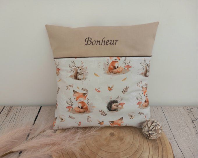 Coussin et housse personnalisée 40 x 40 cm animaux de la forêt / uni beige