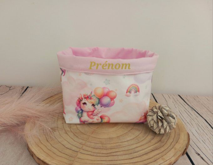 Panière à couches licorne / uni rose clair / prénom doré