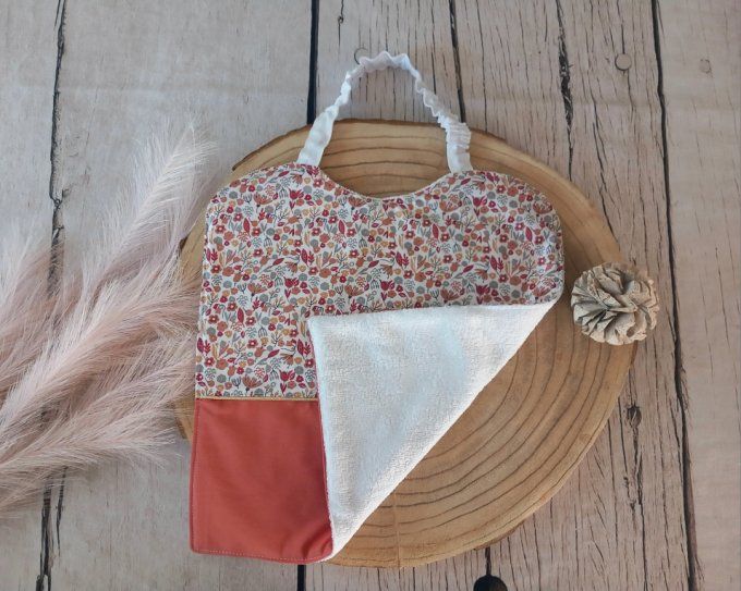 Grand bavoir élastique prénom fleurette / uni marsala