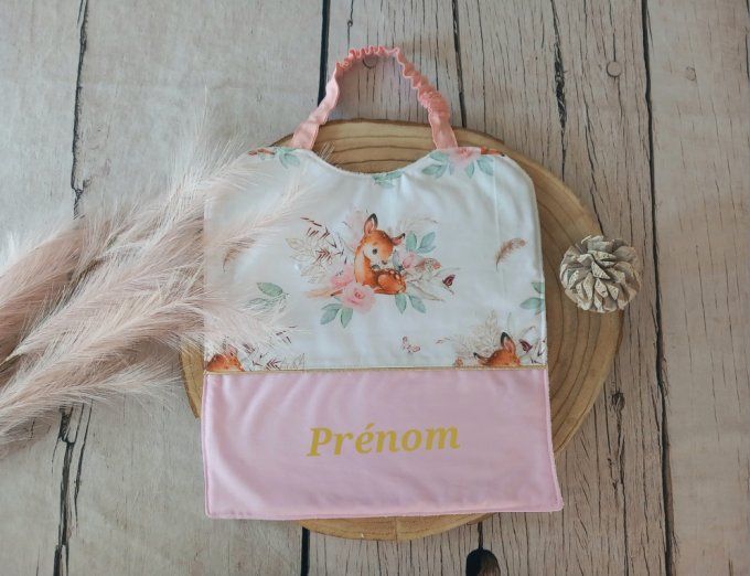 Grand bavoir élastique prénom biche boho / uni rose clair