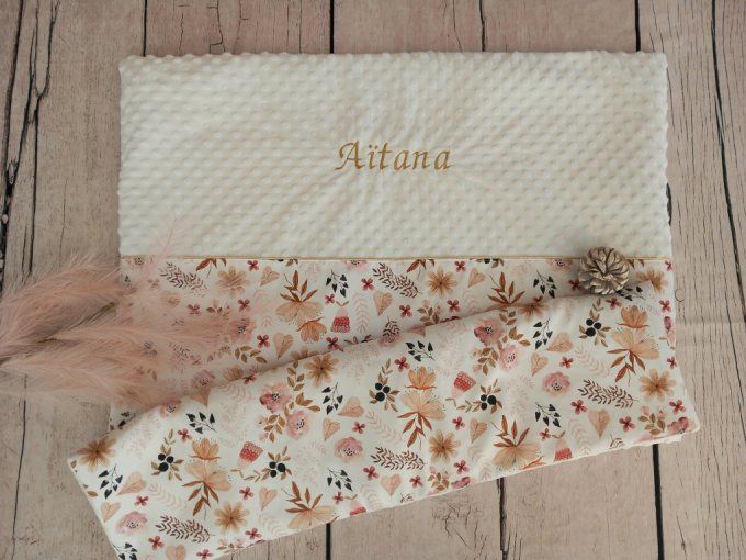 Couverture personnalisée bébé fleurs sauvages / minky blanc