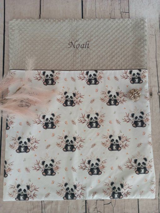 Couverture personnalisée bébé panda / minky taupe