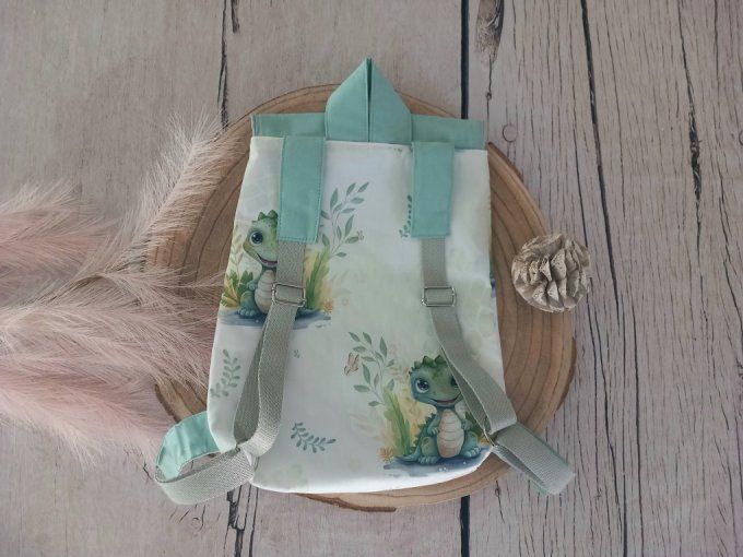 Sac à dos enfant crocodile / rabat uni vert clair