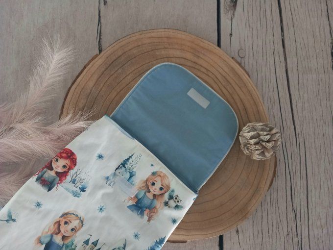 Sac à dos enfant princesses / rabat uni bleu clair