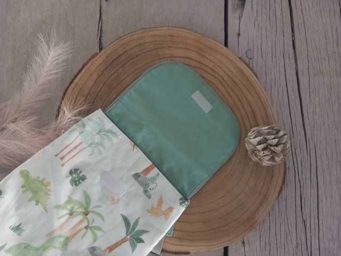 Sac à dos enfant dino vert / rabat uni vert clair