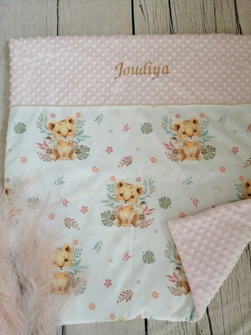 Couverture personnalisée bébé lions fleurs/minky rose