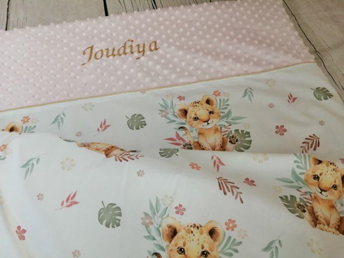 Couverture personnalisée bébé lions fleurs/minky rose