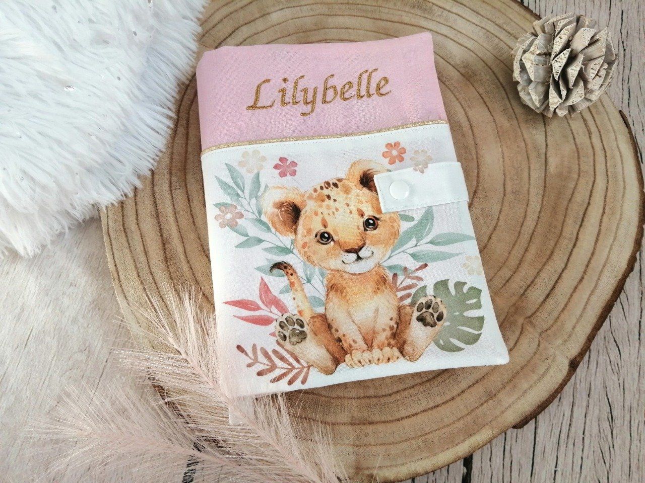 Protège carnet de santé lion rose/gris