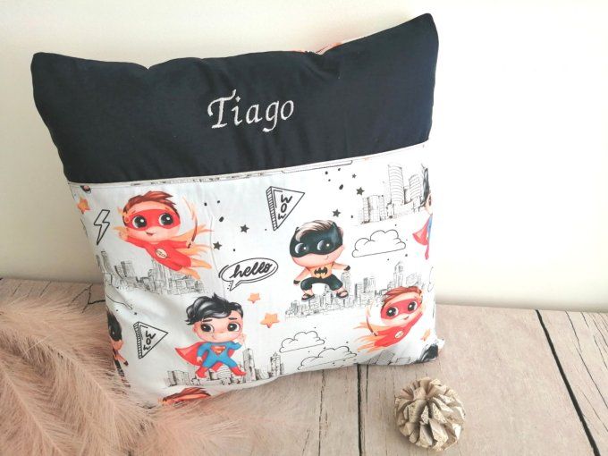 Coussin avec housse personnalisée 40x40 cm héros garçons